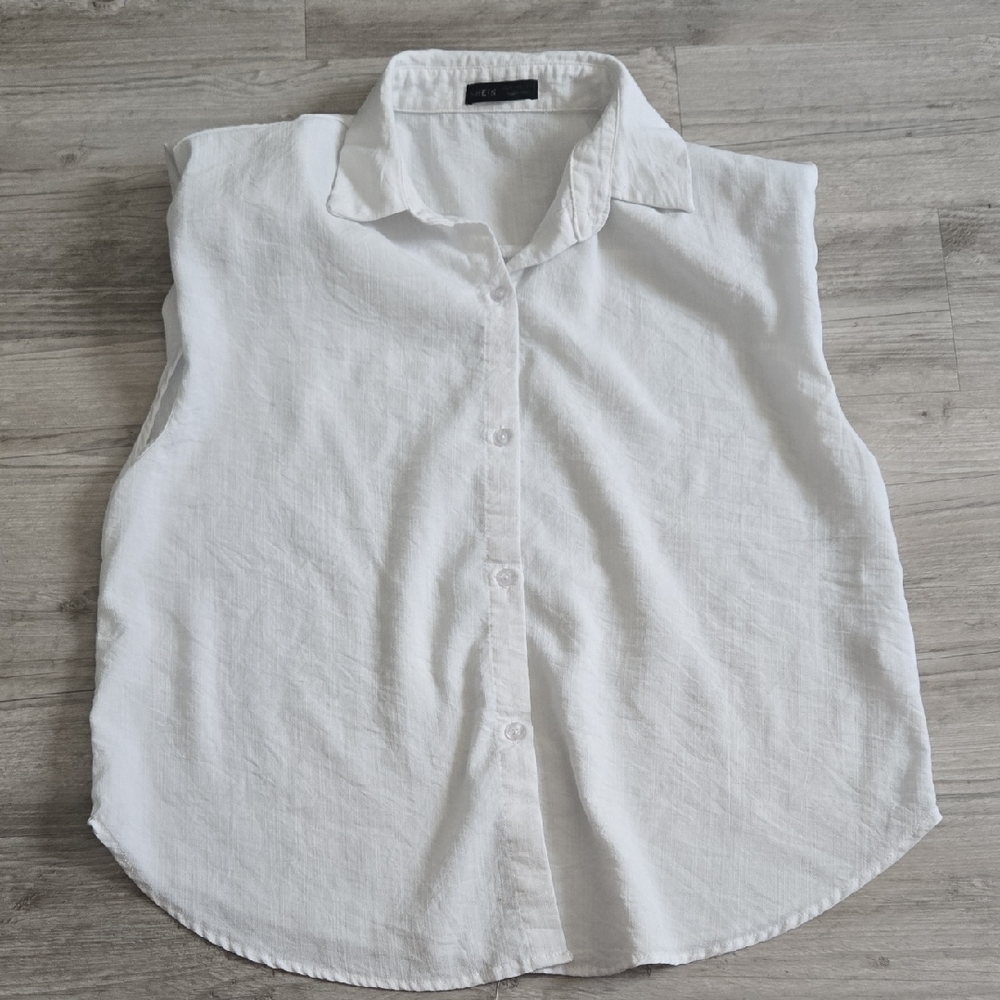 SHEIN White Sleeveless Top